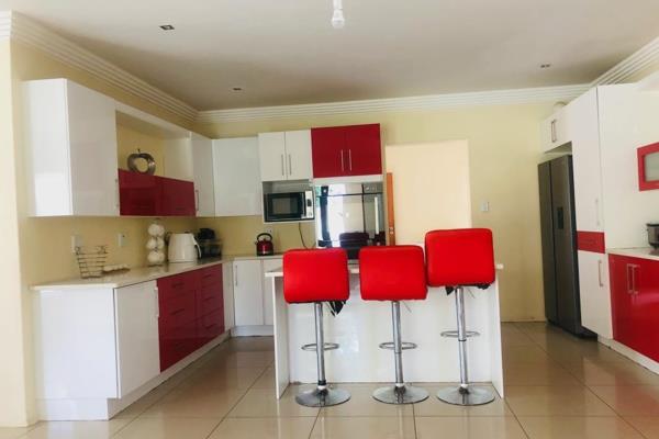 To Let 6 Bedroom Property for Rent in Xanadu North West